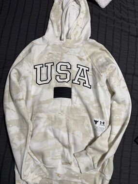 Under Armour White & Beige Camo USA Hoodie
